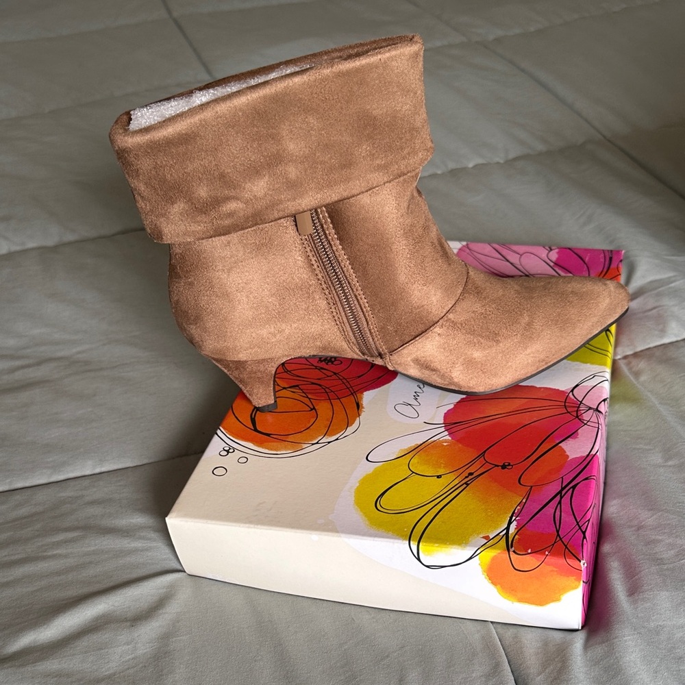 Brand New Amelia Grace Tan Ankle Boots for Women Sz 8.5
